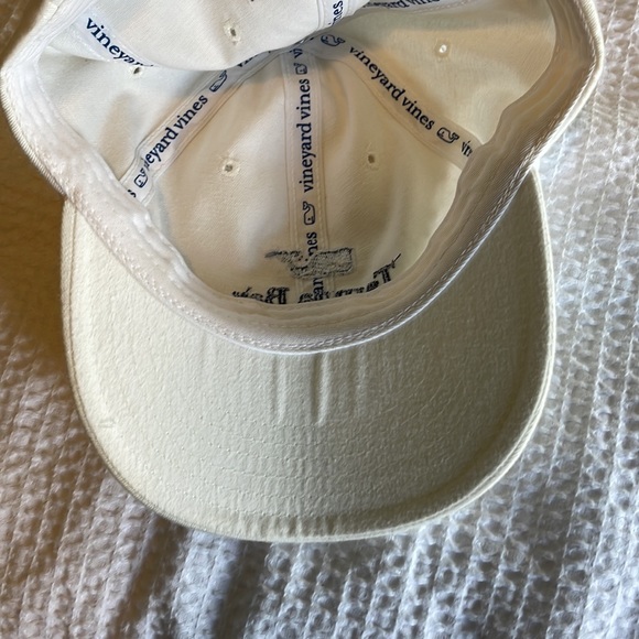 White Vineyard Vines Baseball hat strap back - Picture 2 of 3